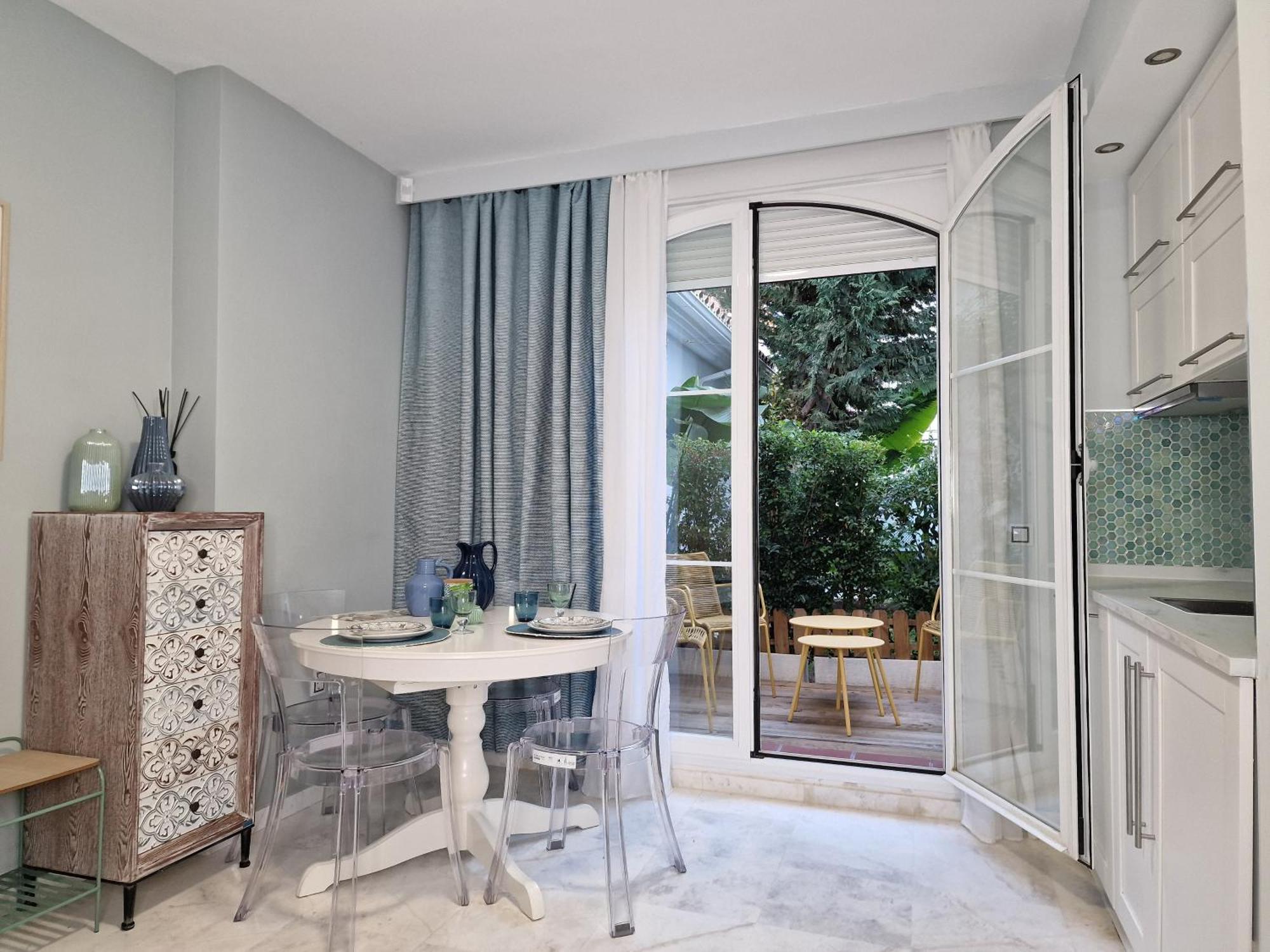 Sun & Palms - Cozy Flat In Quiet Neighbourhood With A Great Pool Area Apartment มาลากา ภายนอก รูปภาพ