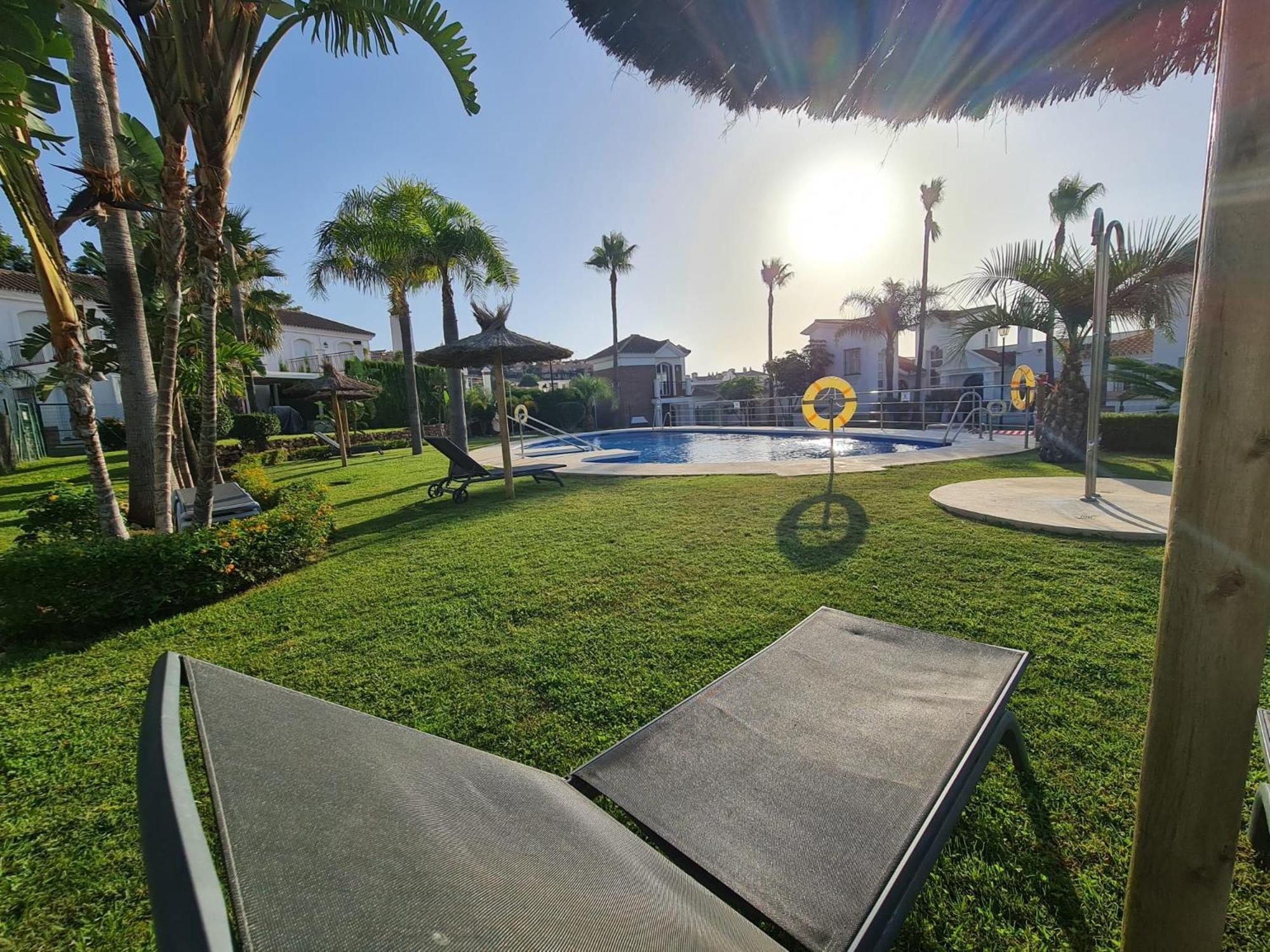 Sun & Palms - Cozy Flat In Quiet Neighbourhood With A Great Pool Area Apartment มาลากา ภายนอก รูปภาพ